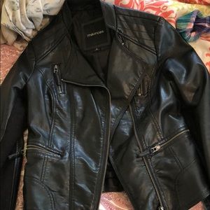fo-leather jacket. Barley worn size small